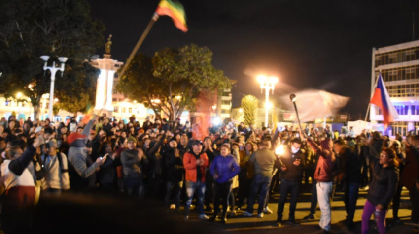 Protesta efectuada la noche del sábado 28 de septiembre de 2019 en el parque central de Tulcán.