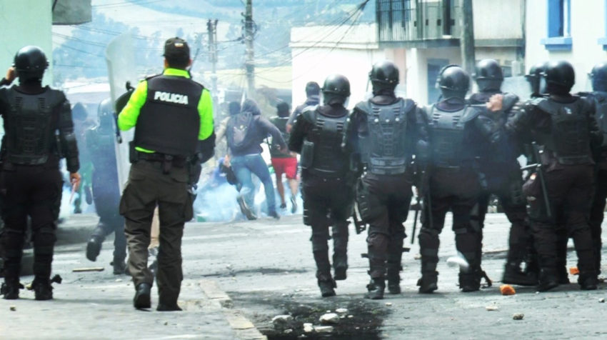 Durante la tercera jornada de paralización se registraron enfrentamientos en el centro de Tulcán.