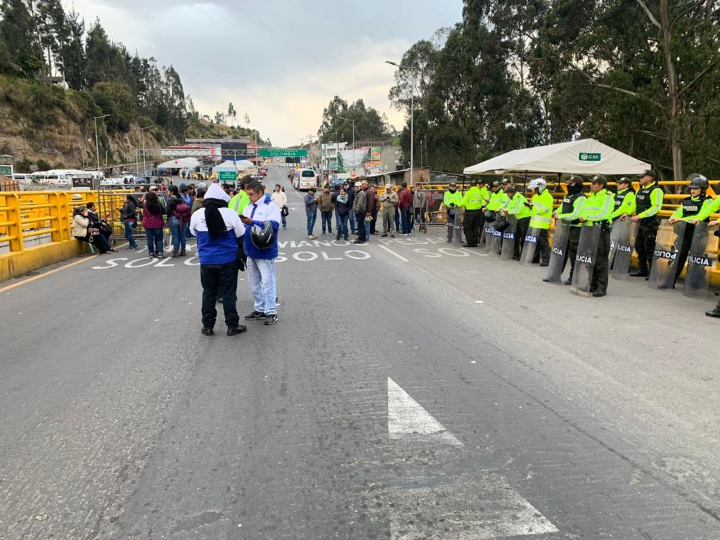 Manifestantes bloquean al menos cinco vías principales en Carchi