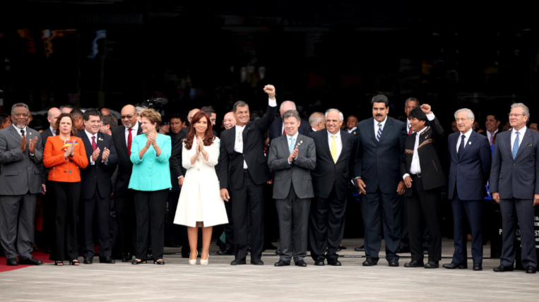 Los presidentes latinoamericanos en 2014, durante la inauguración del edificio sede de la Secretaría General de Unasur.