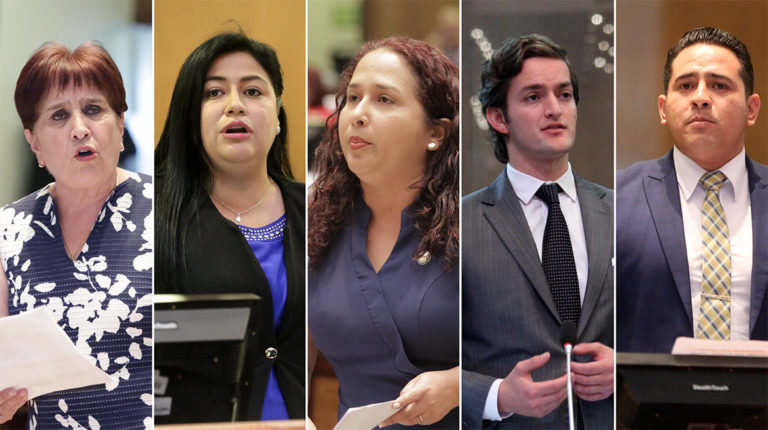 Cinco legisladores suplentes