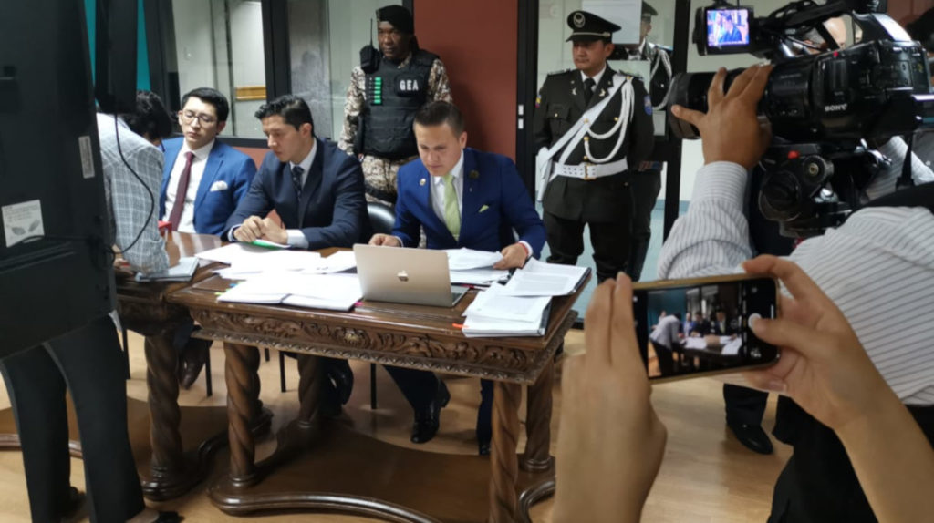 El juez Quito, detenido mientras intentaba entregar un soborno, seguirá detenido en la cárcel 4