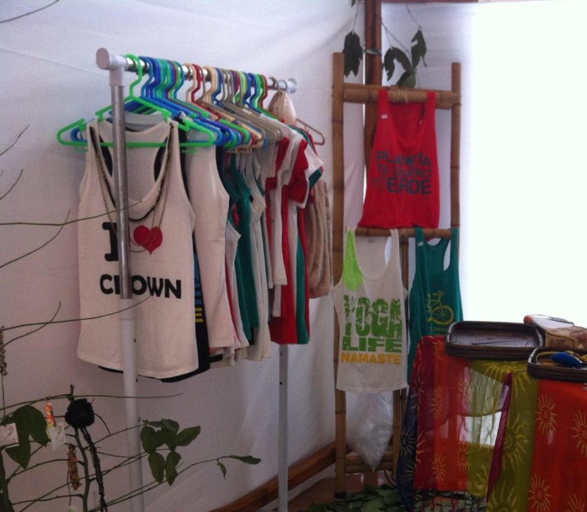 Khia Organic es un emprendimiento nacional creado en 2012, que promueve el uso de moda ecológica. 