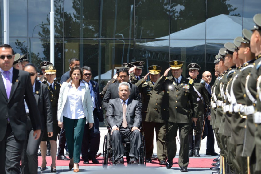 La ministra Romo y el presidente Moreno, el 3 de septiembre de 2019, en un evento de respaldo a la Policía, en Quito.