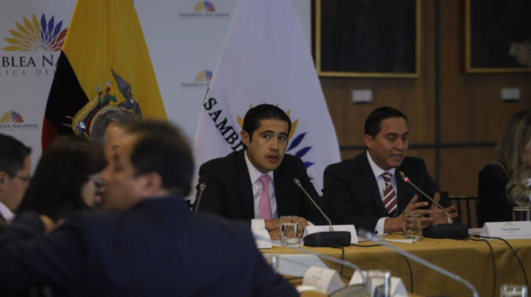 El ministro de Economía, Richard Martínez, durante su comparecencia en la Comisión de Régimen Económico.