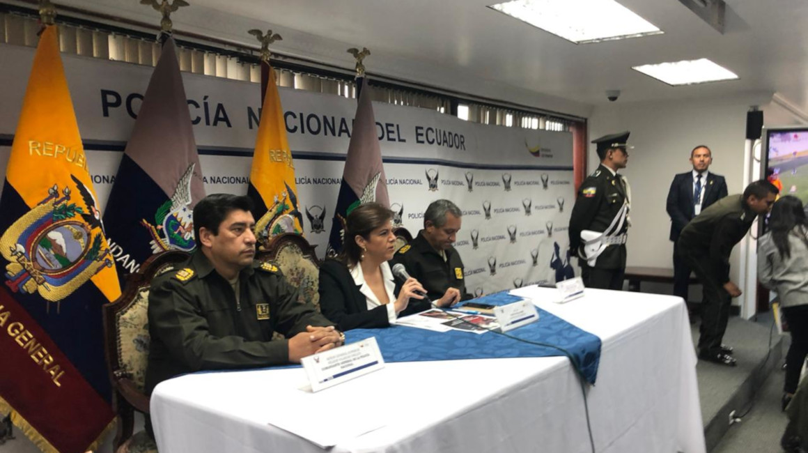 Patricio Carrillo director general de operaciones, María Paula Romo y Nelson Villegas, comandante general de la policía