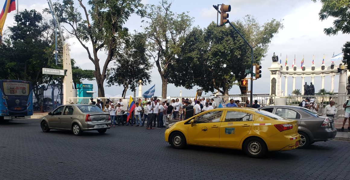 Manifestantes en el Malecón 200, Guayaquil