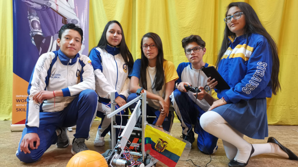 Estudiantes ecuatorianos participarán en el Mundial de Robótica en Dubái