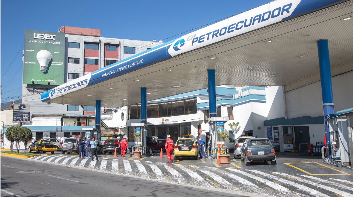 Foto de archivo. Gasolinera de Petroecuador en Quito. 