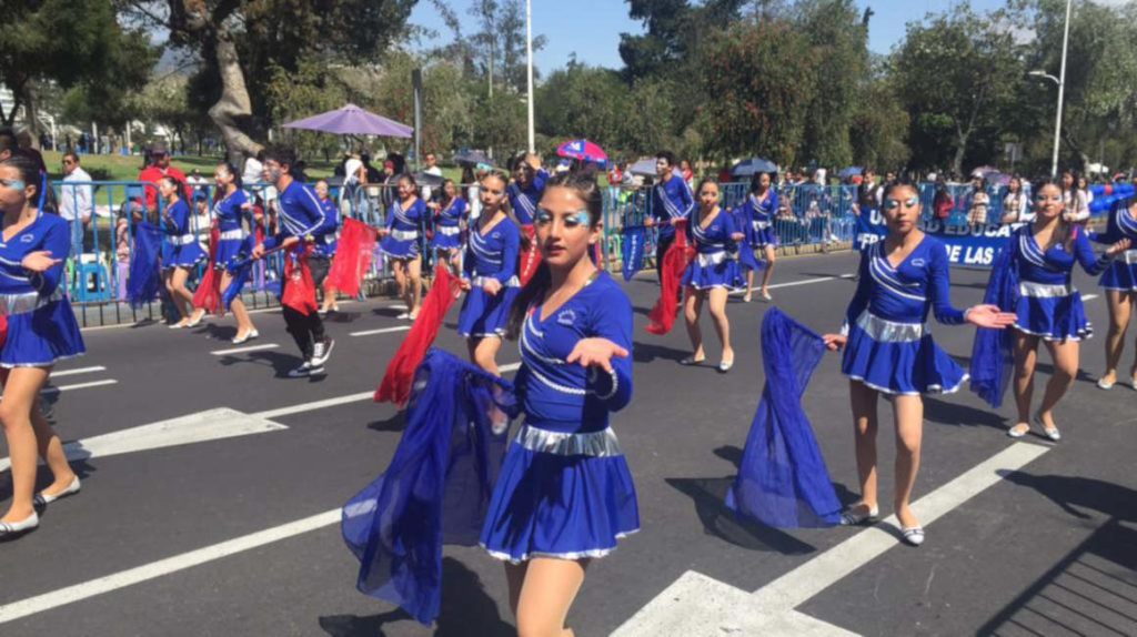 Desfile de la Confraternidad da inicio a las Fiestas de Quito