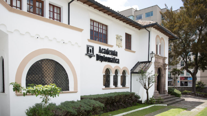 La Academia Diplomática reabrió sus puertas el 29 de noviembre de 2019, en Quito, tras ocho años de cierre. 