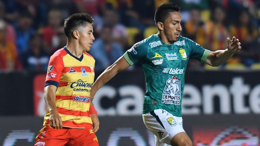 Ángel Mena marcó un golazo y Gabriel Achillier salió expulsado en México