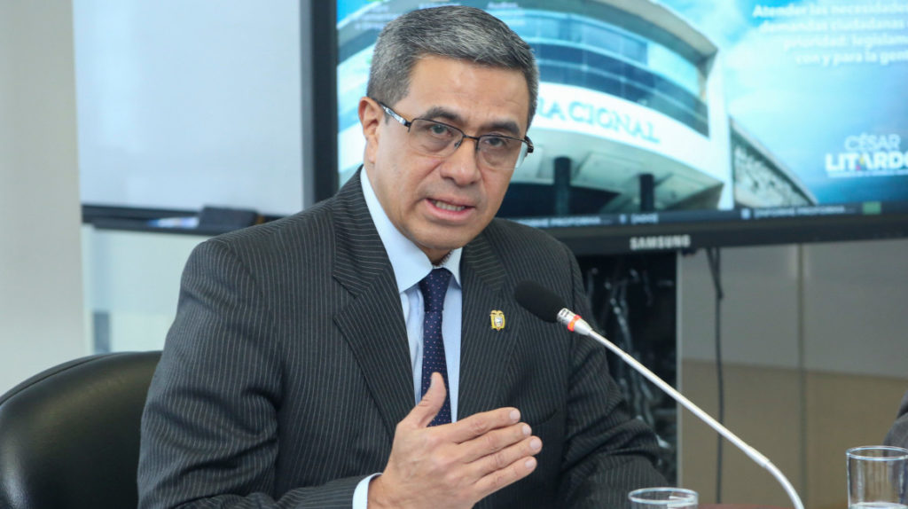 Agusto: “Ecuador pierde millones por no ponerse de acuerdo”