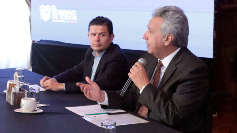 Juan Sebastián Roldán, secretario General de Gabinete, junto al presidente Lenín Moreno, el 20 de noviembre de 2019.