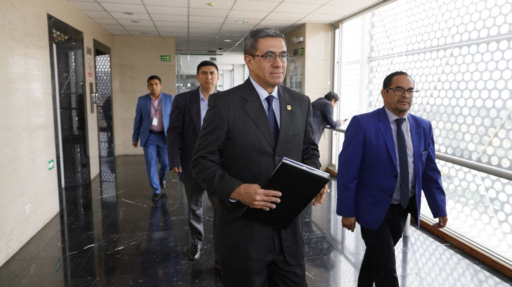 José Agusto renuncia al Ministerio de Energía en plena crisis