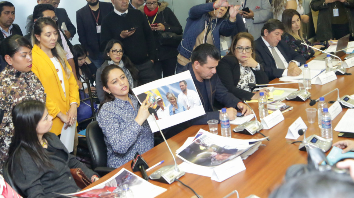 La prefecta Paola Pabón acudió a la Asamblea Nacional, a la Comisión que investiga el paro, para rendir su testimonio, el 11 de noviembre de 2019.