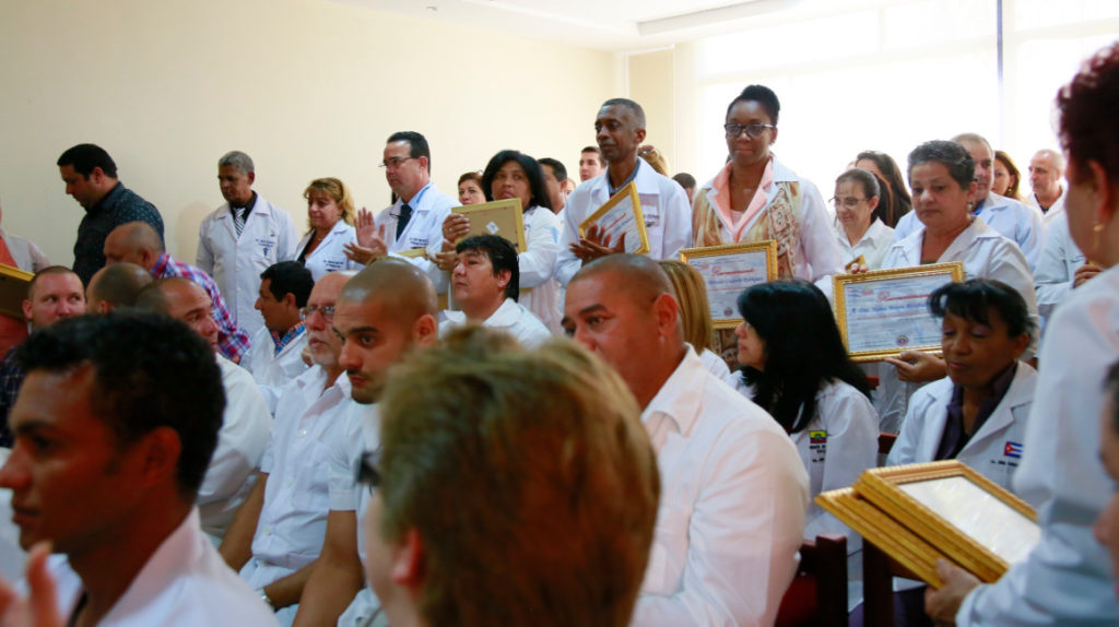Los argumentos para la salida de los médicos cubanos no son claros