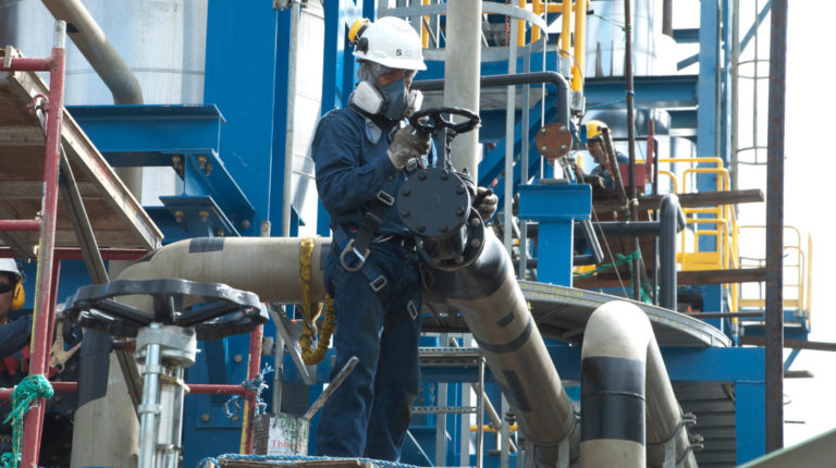 La meta de Petroamaoznas es la producción de 437.000 barriles diarios en 2020.