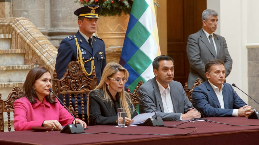 Bolivia expulsa a diplomáticos de México y España