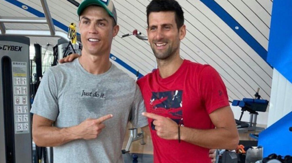Cristiano Ronaldo le enseña a saltar a Novak Djokovic