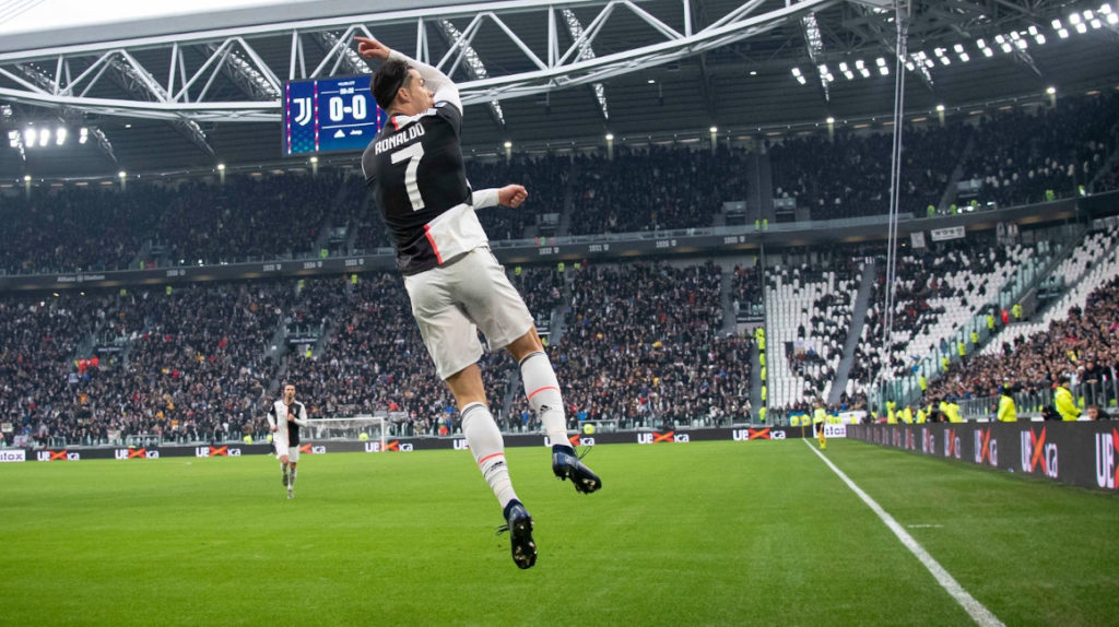 Con un doblete de Cristiano Ronaldo, la Juventus lidera el torneo local
