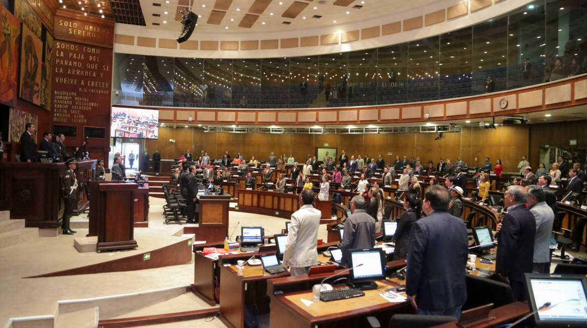 Legisladores sesionan en el pleno de la Asamblea Nacional el 10 de diciembre de 2019.