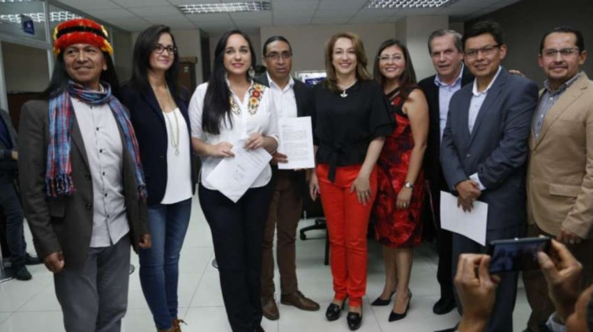 En octubre de 2017, los líderes del correísmo acudieron a la Corte Constitucional para argumentar en contra de las enmiendas planteadas por el presidente Moreno.