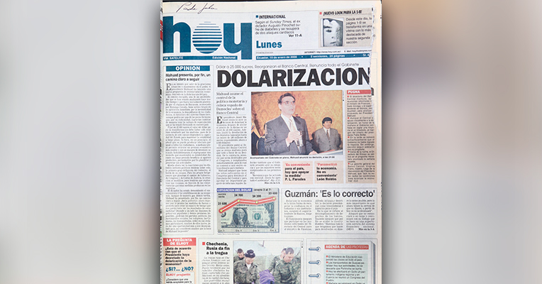 Portada del  lunes 10 de enero de Diario Hoy, al día siguiente del anuncio del presidente Jamil Mahuad de la dolarización.