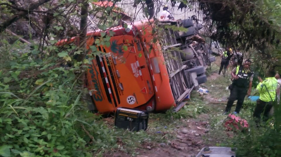 Cinco muertos y siete heridos en accidente de bus en Esmeraldas