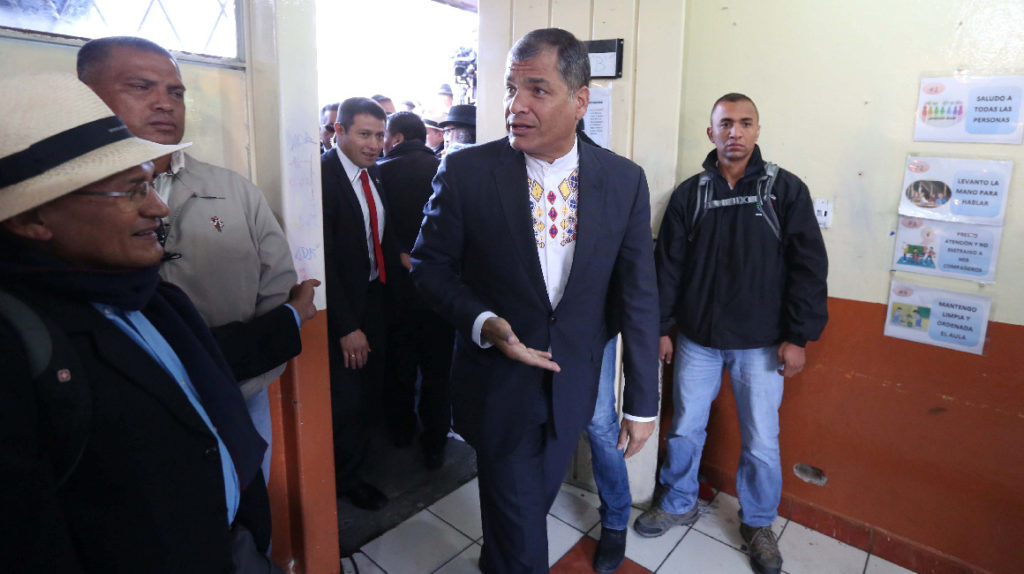 Asambleísta por el exterior: la opción que le queda a Rafael Correa
