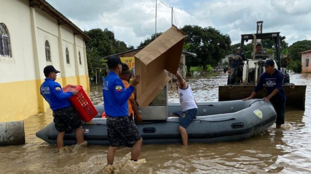 200 familias dejan sus hogares por el temporal en Guayas