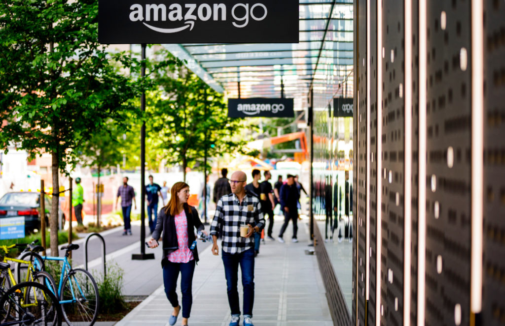 Amazon abre en Estados Unidos su primer supermercado sin cajeros humanos