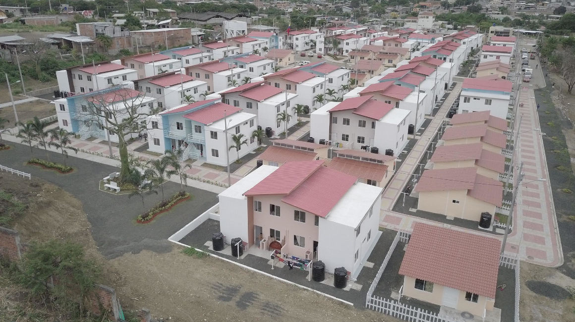 Una vista panorámica de un plan de vivienda del Gobierno, en Jipijapa (Manabí), 