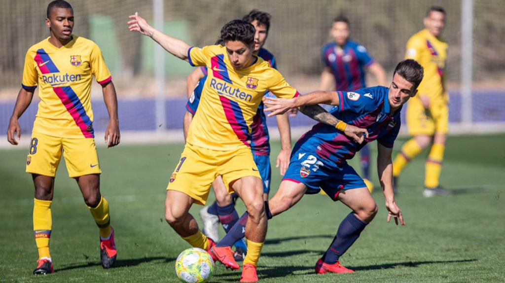 Kike Saverio marca su quinto gol en la remontada del FC Barcelona B