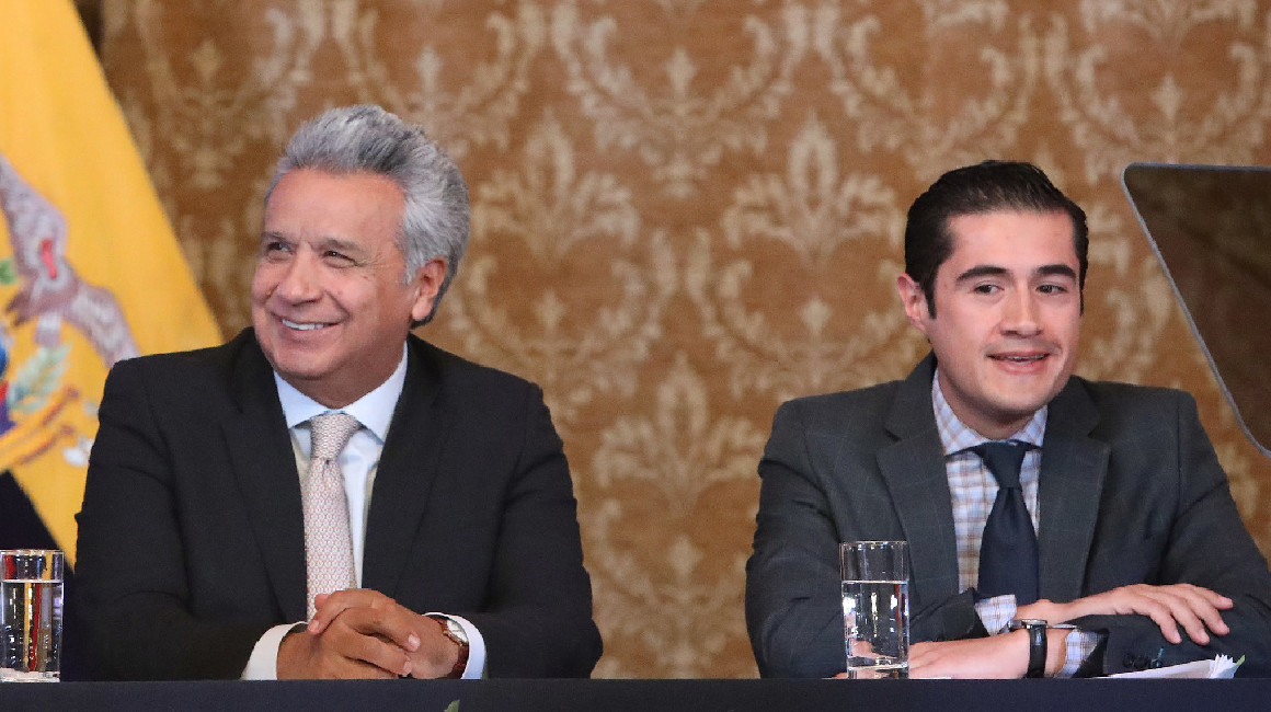 El presidente Lenín Moreno y el ministro de Finanzas, Ricjard Martínez, durante la presentación del acuerdo por la jubilación en 2018.