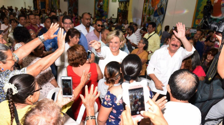 El 28 de diciembre, Jaime Nebot participó en un agasajo navideño para más de 4.000 personas de la tercera edad, en Guayaquil.