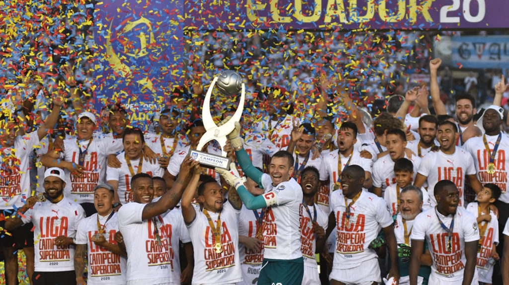 Liga de Quito gana la Supercopa de Ecuador con Gabbarini de figura
