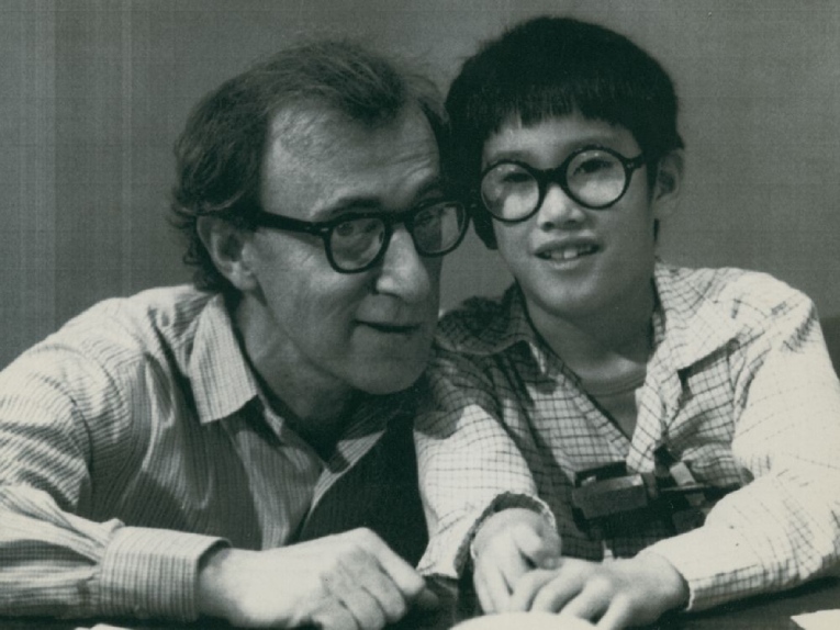 Woody Allen y Moses Farrow, uno de los hijos de Mia. Él ha sido el único que ha defendido públicamente a Allen de las acusaciones.