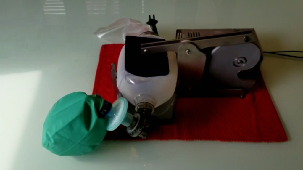 Profesores de la USFQ crean prototipo de respirador artificial