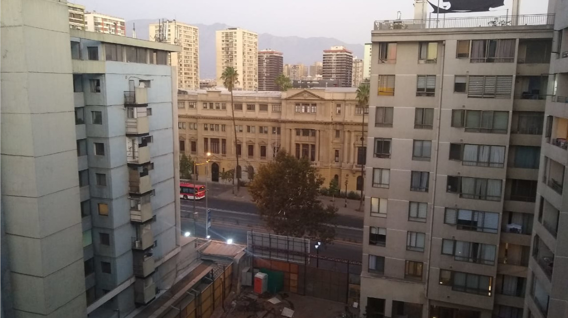 La vista desde el departamento donde Paola se hospeda momentáneamente en Santiago de Chile.