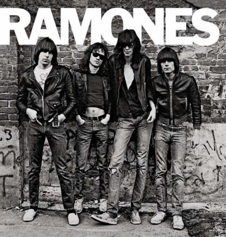 Portada del clásico primer disco de Ramones.