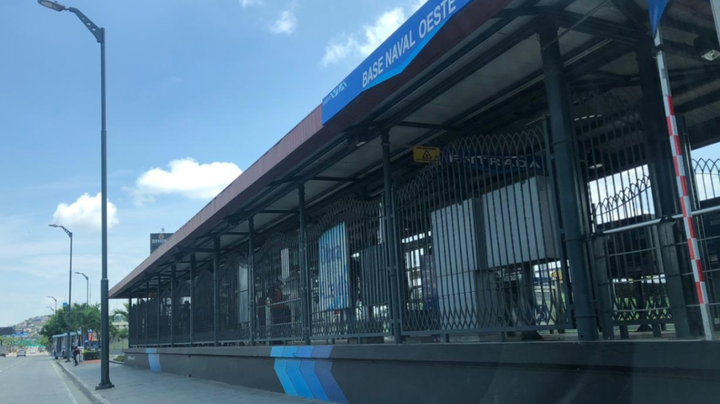 Más restricciones en el transporte público se aplican en Guayaquil