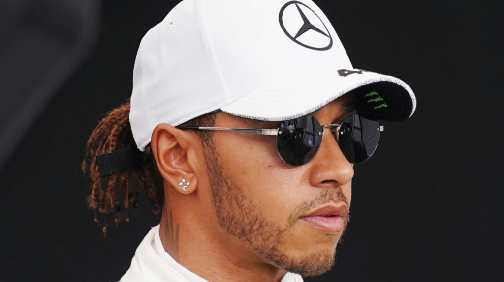 El piloto Lewis Hamilton desmiente que tenga coronavirus
