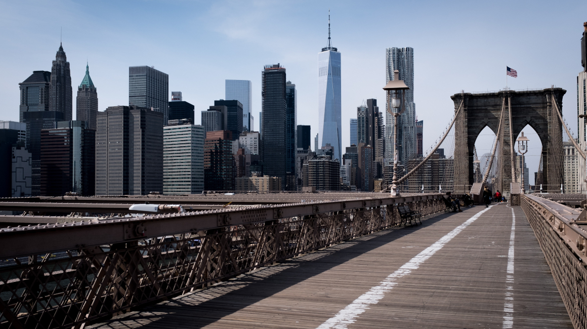 Así luce el puente de Brooklyn en Nueva York, este jueves 19 de marzo.