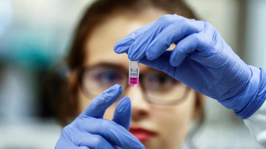 Científicos suizos esperan tener una vacuna contra el Covid-19 en octubre