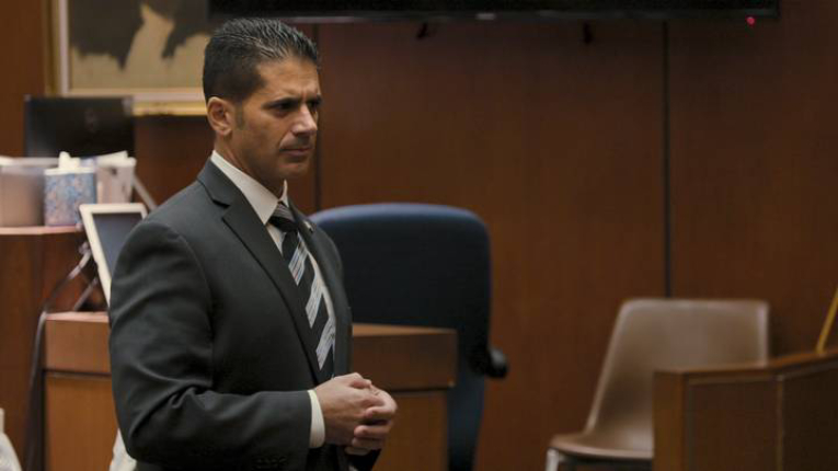El fiscal de distrito de Los Angeles, Jon Hatami, en una de las escenas en el juzgado, que se ve en el documental.