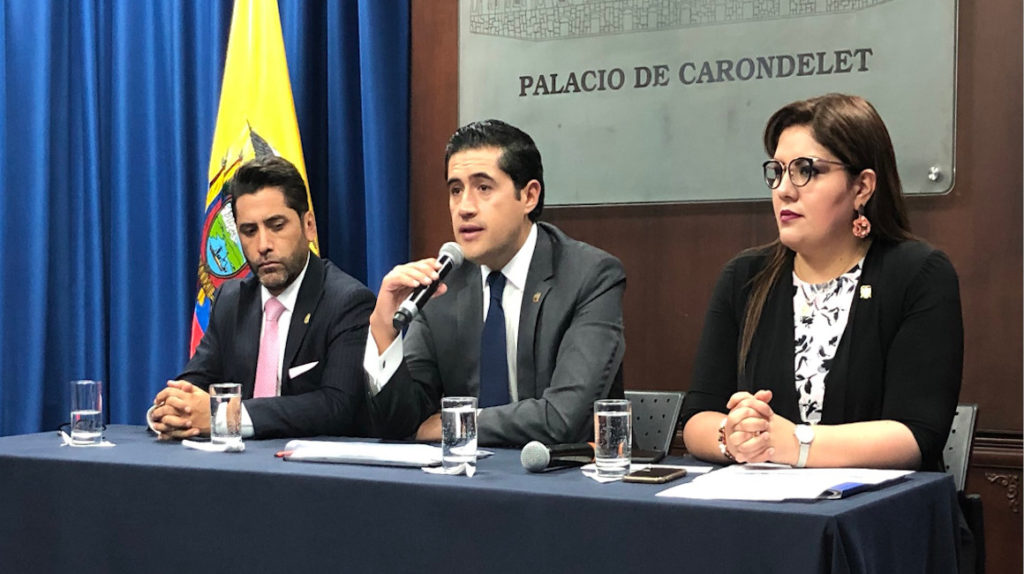 Ecuador negocia con China vencimiento de su deuda bilateral