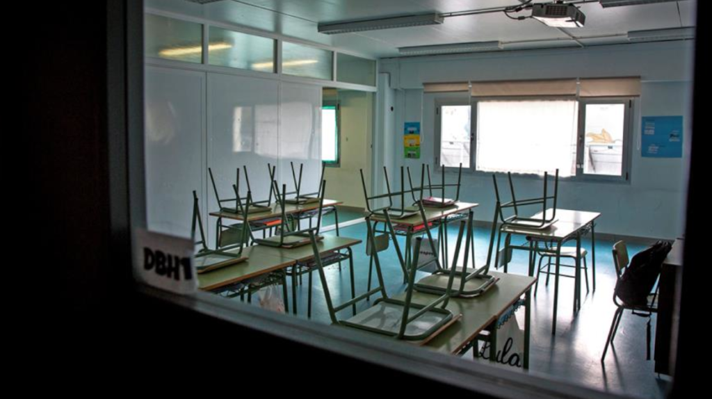 Coronavirus: cárceles italianas se amotinan y Madrid cierra escuelas