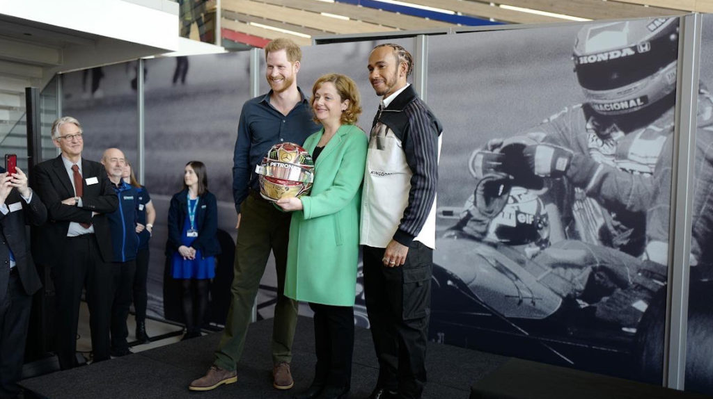Príncipe Enrique y Lewis Hamilton inauguran museo de Silverstone