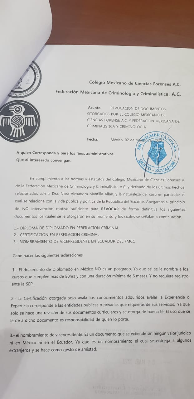 Los documentos del Colegio de Ciencias Forenses y Criminología de México.